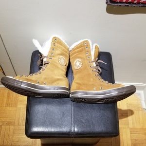 CONVERSE Donna Shearling Winter Sneaker (Size 9)